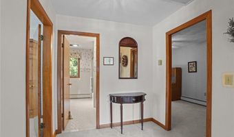 236 Indian Trl, Narragansett, RI 02874
