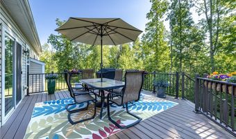 820 Sunrise Cir, Aurora, OH 44202