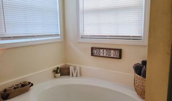 90 DEARMANVILLE Dr, Anniston, AL 36207
