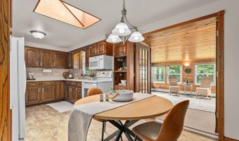 1525 E JOHN St, Appleton, WI 54915