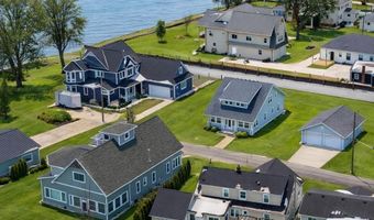 114 Interlochen Dr, Algonac, MI 48001