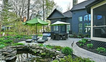 460 Club Dr, Aurora, OH 44202