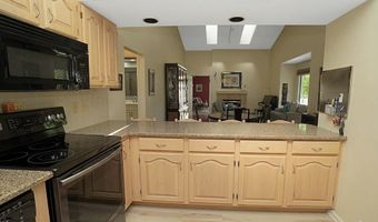 10 Sweet Bay Ln, Amherst, NY 14221
