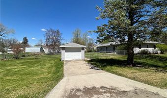 807 10th St, Perry, IA 50220