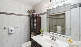 1432 Mizzen Ave, Beachwood, NJ 08722