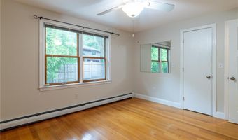 91 Inez St, Narragansett, RI 02882