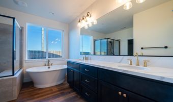 4635 Pleasant Hills Dr, Anderson, CA 96007