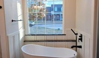 830 Magnolia Dr, Ada, OK 74820