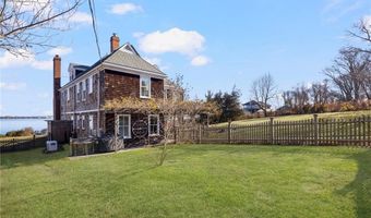 41 Walcott Ave, Jamestown, RI 02835