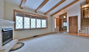 231 N Flora Pkwy, Addison, IL 60101