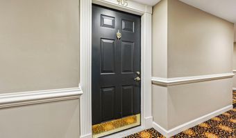 1320 N WAYNE St N 405, Arlington, VA 22201