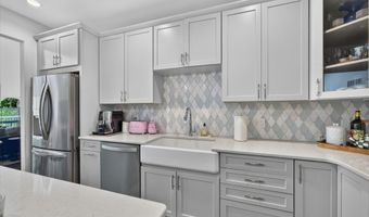3062 N Spurway Dr, Ann Arbor, MI 48105
