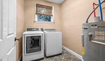 2677 Broad St, Beaufort, SC 29902