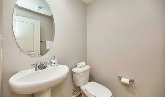 25066 CROXLEY GREEN Sq, Aldie, VA 20105