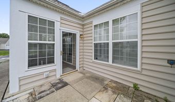 5939 Naughten Pond Dr, Columbus, OH 43213