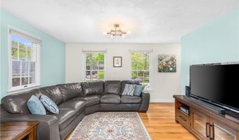 17 Will Croft St, Cumberland, RI 02864