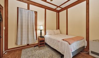 899 E Shore Dr, Adirondack, NY 12808