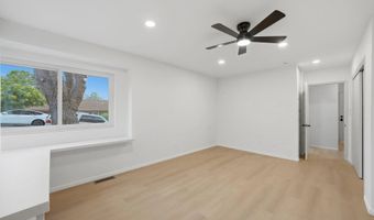 810 Omar Dr, Escondido, CA 92025