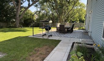 1525 Teri Ln, Algonquin, IL 60102