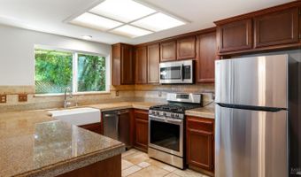 2318 S Hampton Cir, Santa Rosa, CA 95401