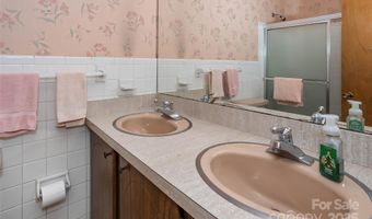 91 Haw Creek Cir, Asheville, NC 28805
