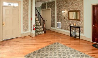 446 Bellevue Ave 6, Newport, RI 02840