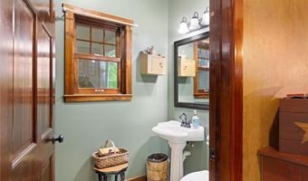 15333 Hillside Dr, Archie, MO 64725