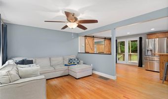 219 Fenner Hill Rd, Hopkinton, RI 02832