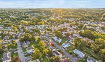 25 Loomis St, Cranston, RI 02920