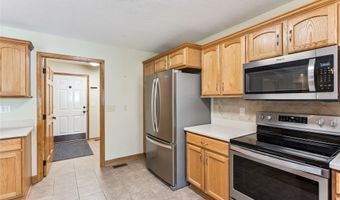 1124 12th Ave SE, Altoona, IA 50009