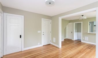 439 Broadway St D, Newport, RI 02840