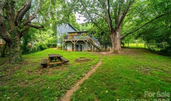 6 Hillview Cir, Asheville, NC 28805