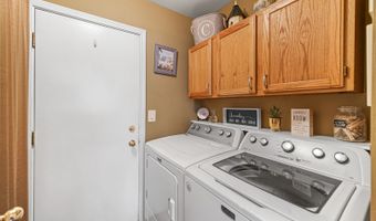 6 Waverly Ct, Algonquin, IL 60102