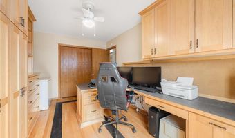 550 Mckinley St, Anoka, MN 55303