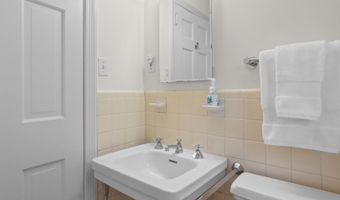 4725 ROCK SPRING Rd, Arlington, VA 22207