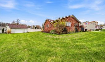 1584 Hemlock Dr, Ashtabula, OH 44004