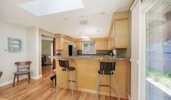1037 Pinecrest Ter, Ashland, OR 97520