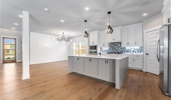 3601 SW Aurora Ln, Bentonville, AR 72713