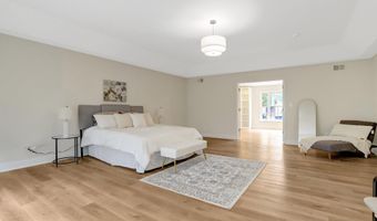 3905 COOK St, Alexandria, VA 22311