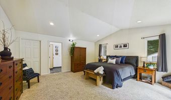 186 Lindholm Ln, Arcata, CA 95521