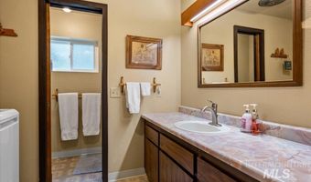 108 Panorama Dr, Cascade, ID 83611