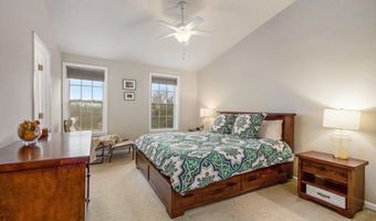 2765 Ashcombe Dr, Ann Arbor, MI 48105