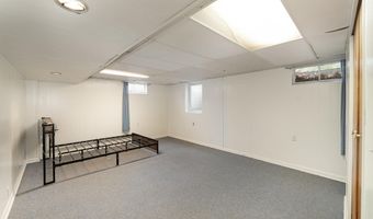 812 W Ctr, Alma, MI 48880