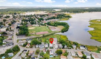 200 Market St, Warren, RI 02885