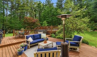 40 White Pine Dr, Glocester, RI 02814
