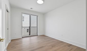 525 AVENUE E 2, Bayonne, NJ 07002