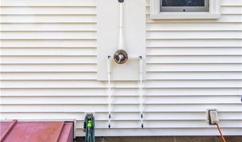 3 Onondega Rd, Narragansett, RI 02882