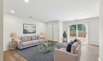 7403 HOUNDSBURY Ct, Alexandria, VA 22315