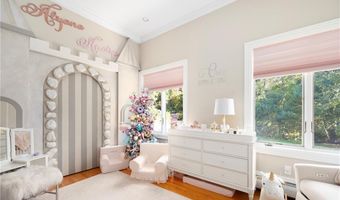 55 Wilbur Rd, Lincoln, RI 02865