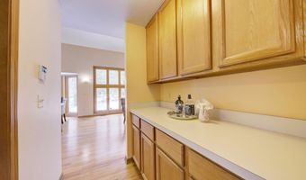 825 Brookside Dr, Ann Arbor, MI 48105